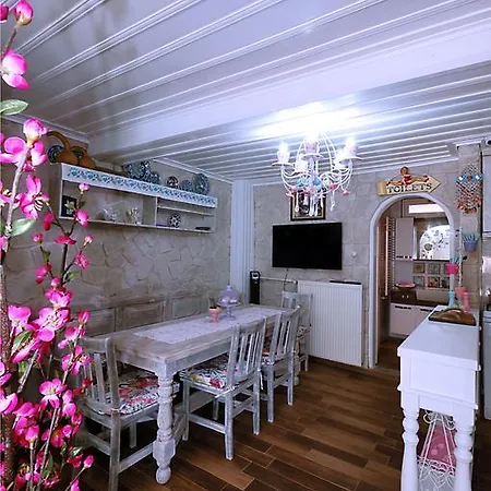 홈스테이 Kiraz Cicegi Ayvalı